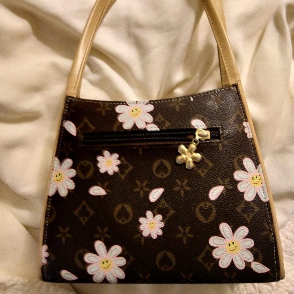 Cute Handbag - Picture 4 of 14